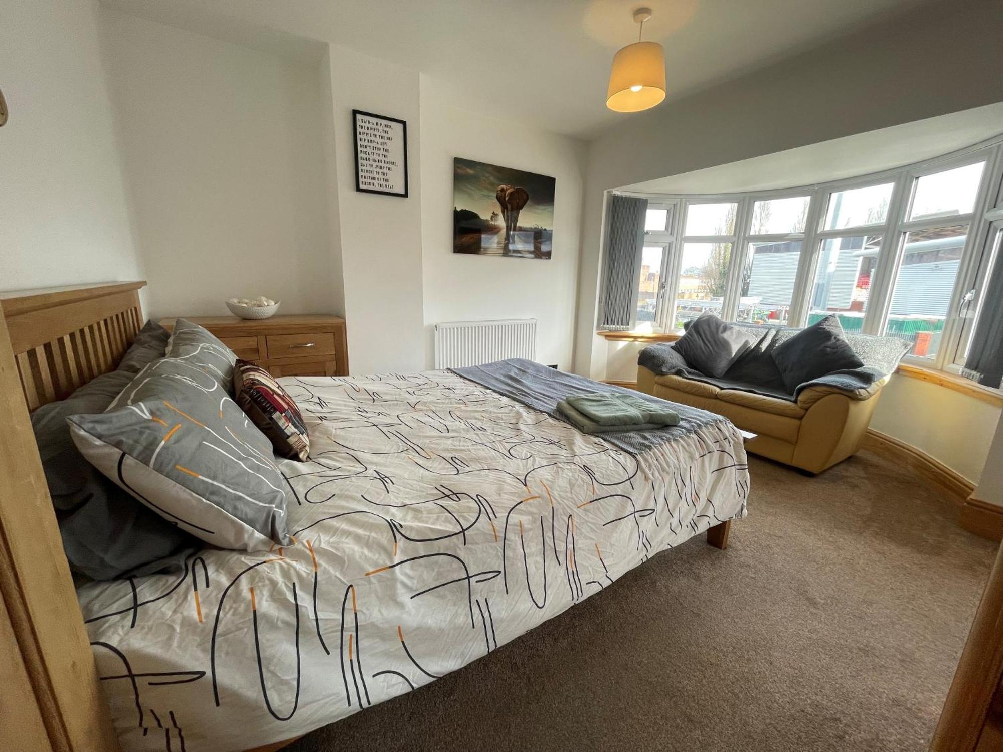 45 Mold Road * Wrexham